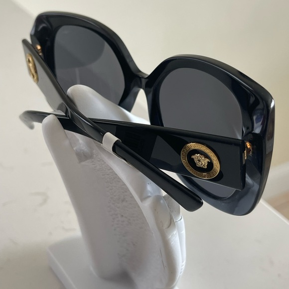 Brand New Versace Rectangle Acetate Sunglasses w/ Medusa Temples - Picture 3 of 11